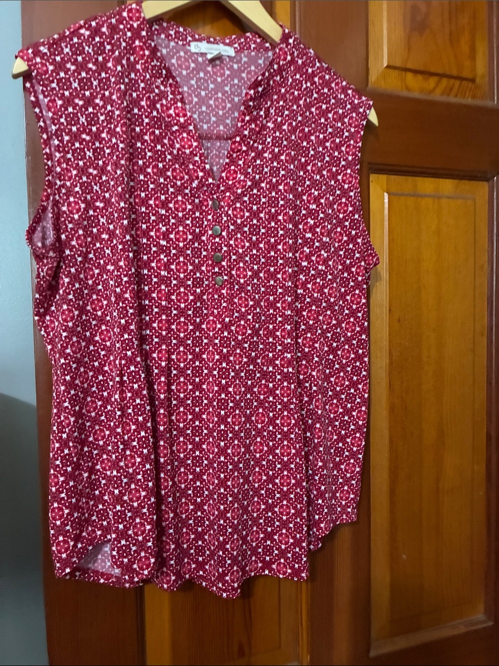 Sleeveless Red Printed Split-Neck Blouse